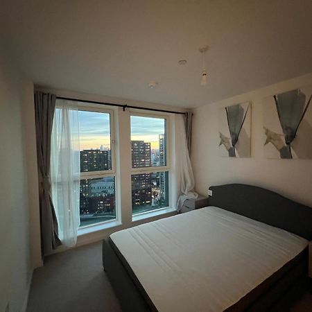ロンドンAc Luxe Penthouse With Free Parkingアパートメント エクステリア 写真
